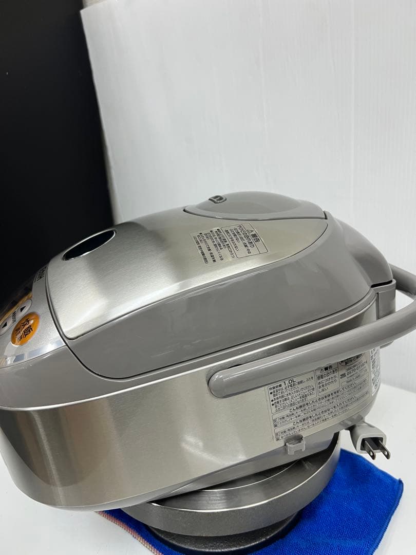 象印 ZOJIRUSHI 圧力IH炊飯ジャー NP-NR10（プラチナ厚釜）