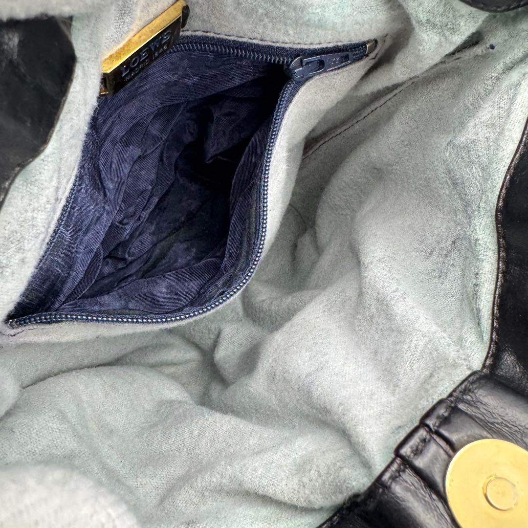 ロエベ アナグラム ナッパレザー 巾着型ショルダーバッグ 斜めがけ ブラック