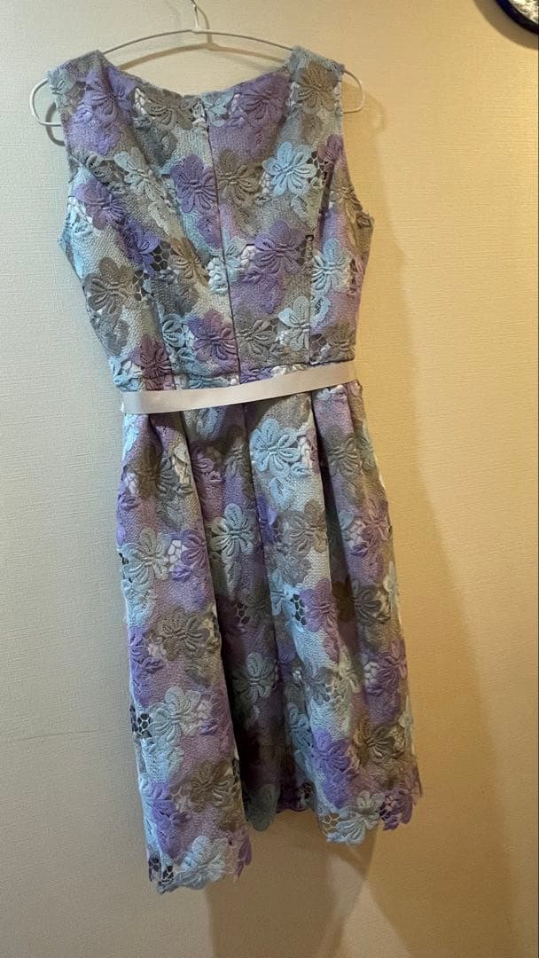 【みかづき様】superbeautyレース花柄ノースリーブワンピース