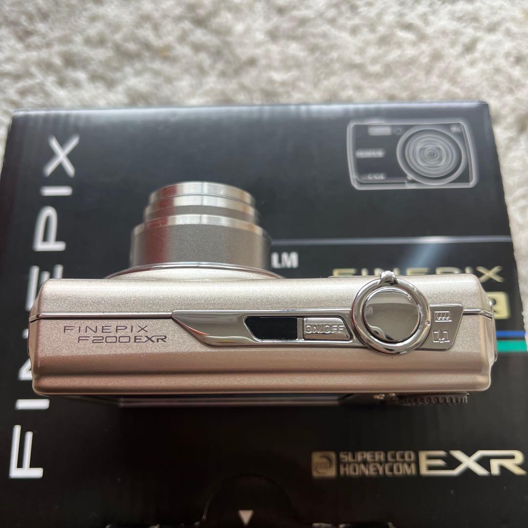 FUJIFILM F200 EXR コンパクトデジタルカメラ