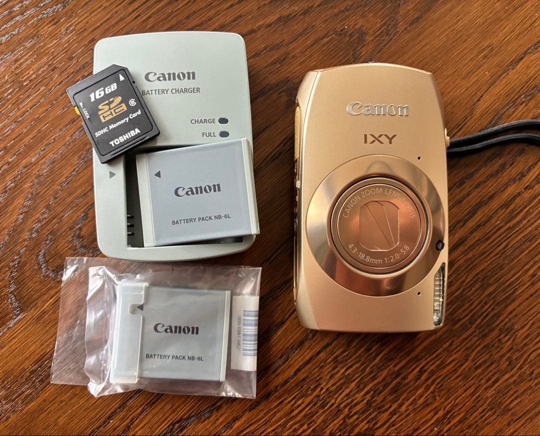 Canon IXY 31S ゴールド、予備バッテリーとSDカード付