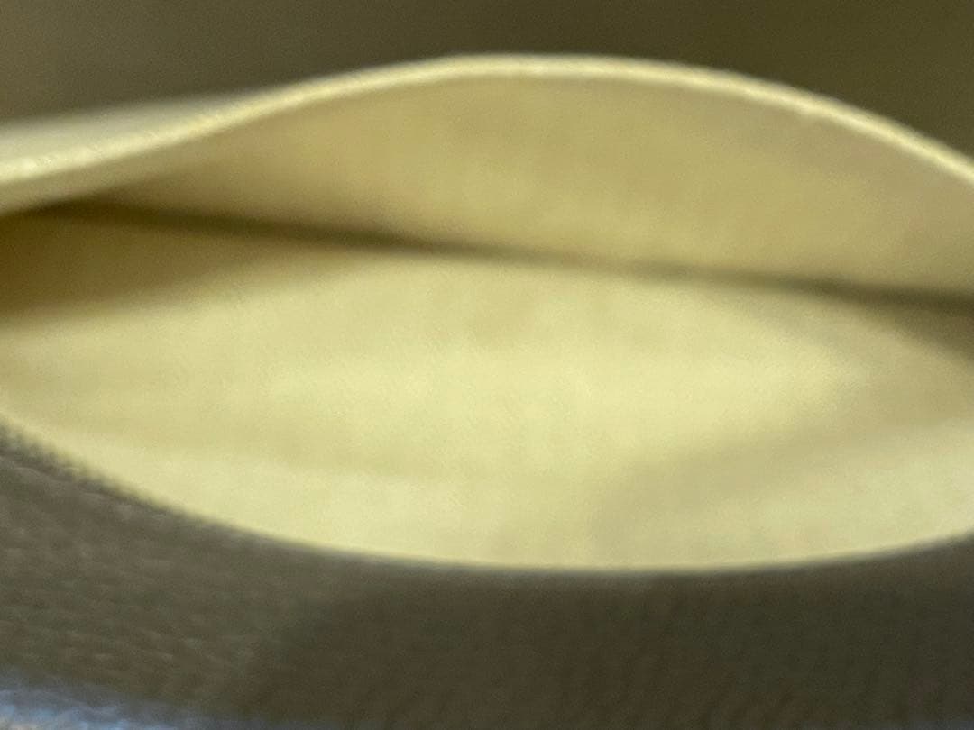 グレー レザー ハンドバッグシルバー金具 お仕事や学校行事にもスマートな佇まい