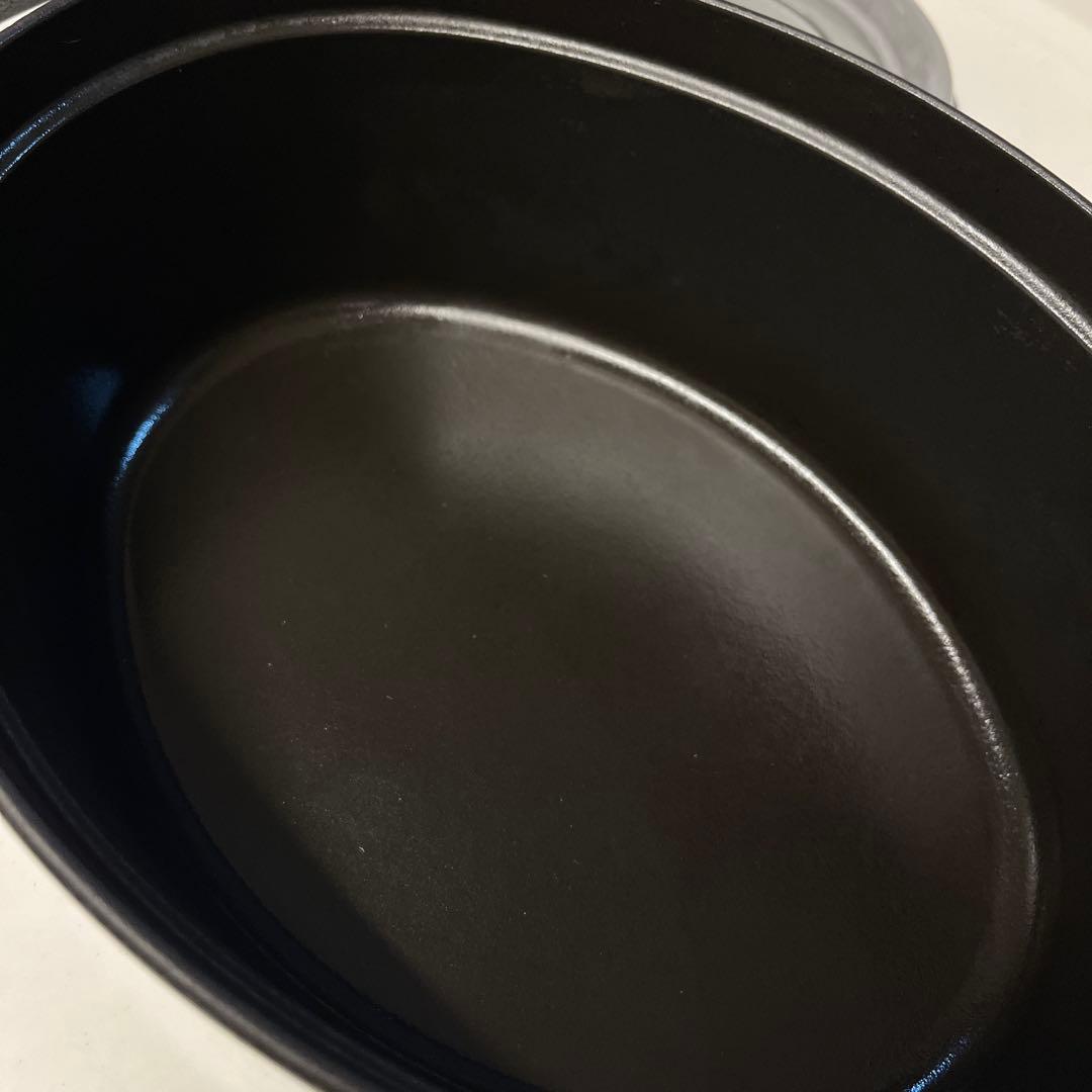 【QUEEN】STAUB オーバル 29cm グレー