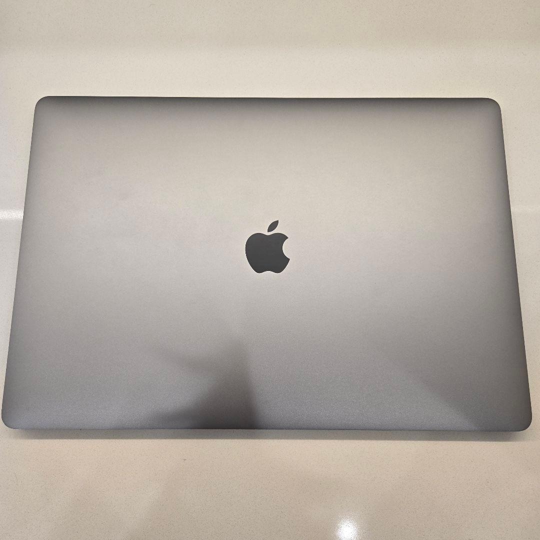 Apple MacBook Pro 15インチ 2018
