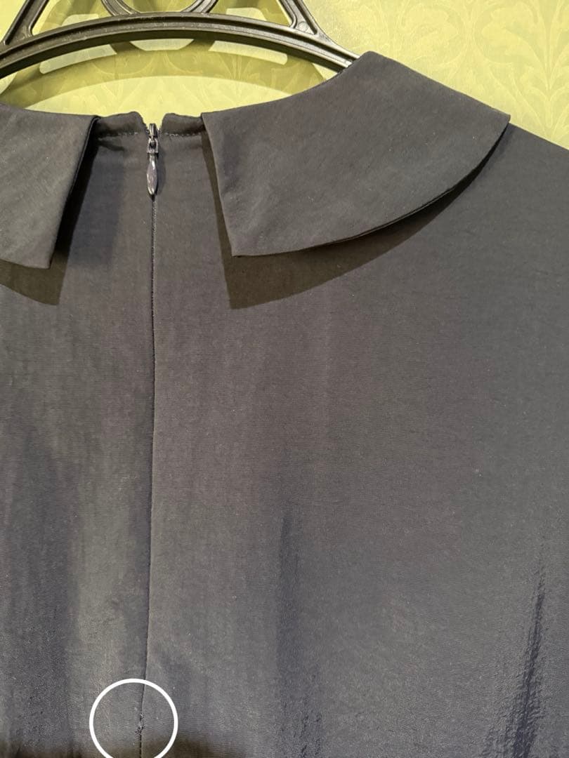 yori フラットカラーティアードブラウス　ネイビー　フリーサイズ