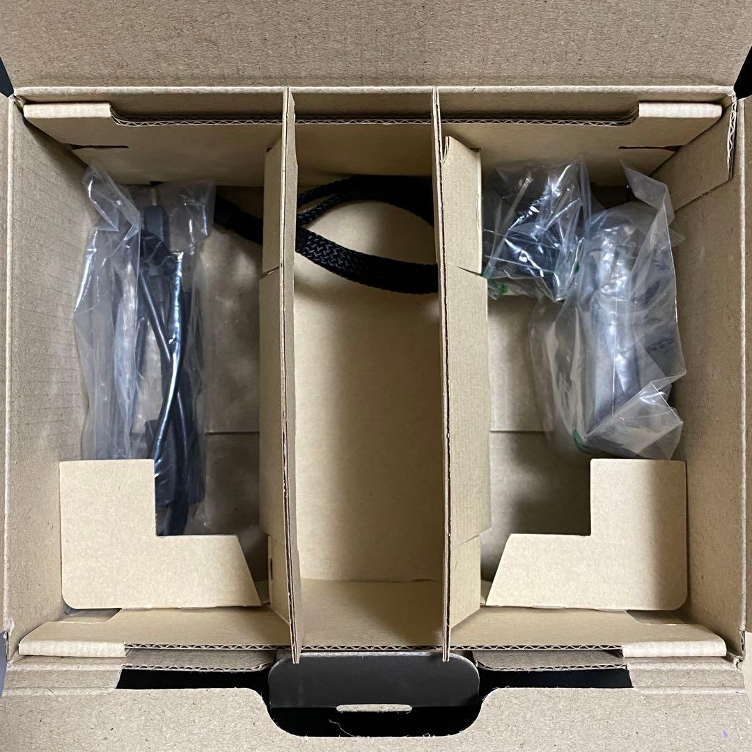 RICOH GRⅢ (新品充電器、ストラップ付)