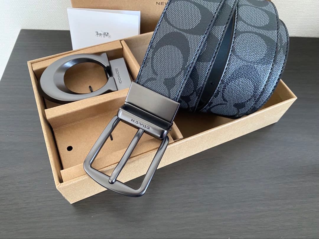 SALE♪コーチ　新品　リバーシブル　シグネチャー　ベルトセット