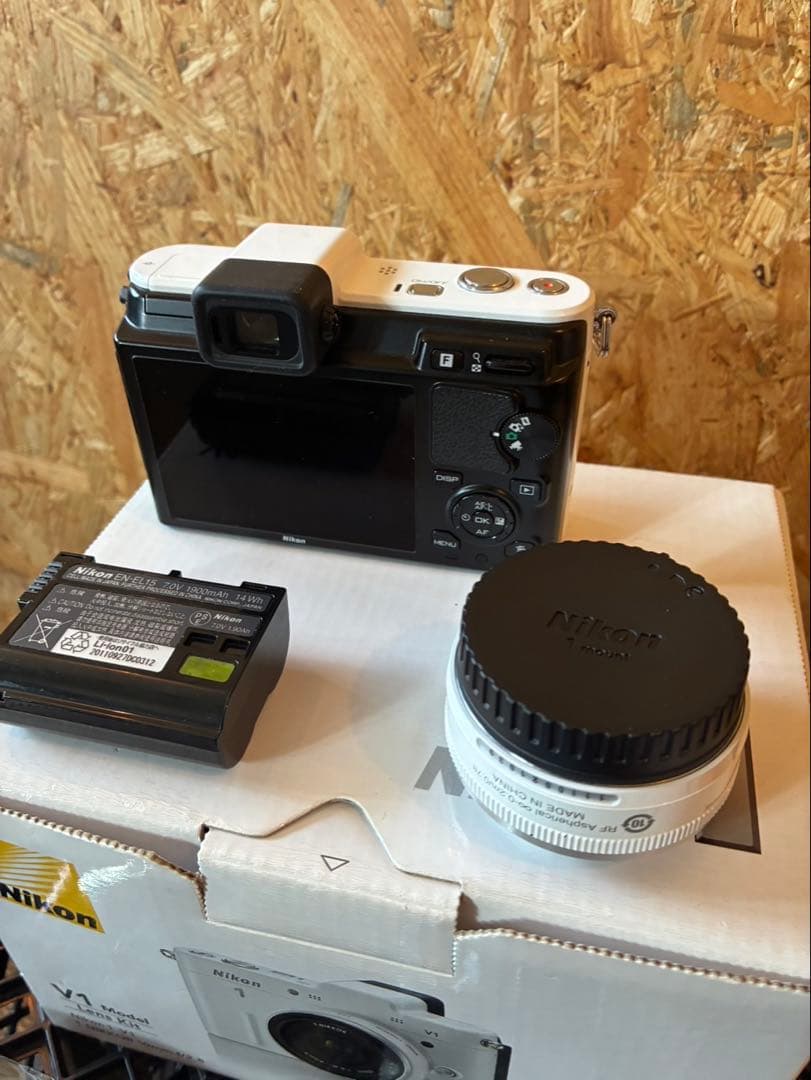 【美品・希少】Nikon 1 V1 10mm F2.8レンズ 元箱/備品完備
