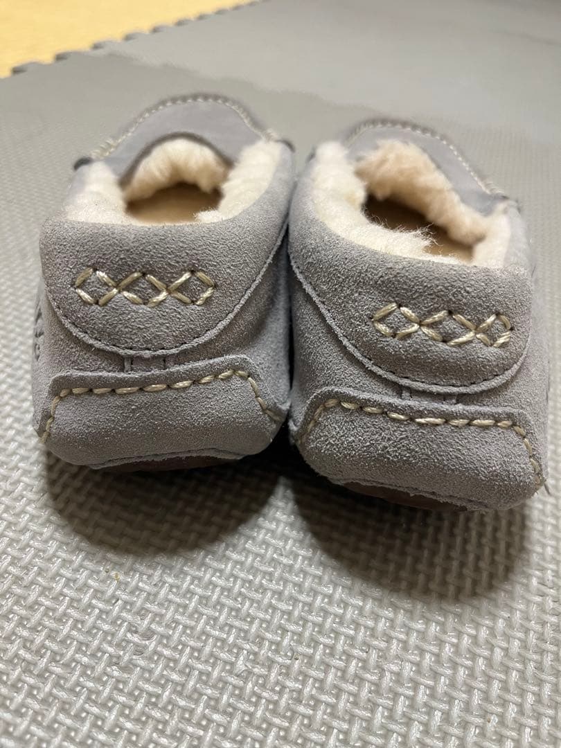 UGG Ansley アンスレー　ローファー　ライトグレー色