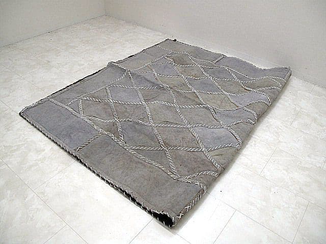 牛革カウラグ 大判 190×297cm　　ハラコパッチワークラグ　絨毯　敷物