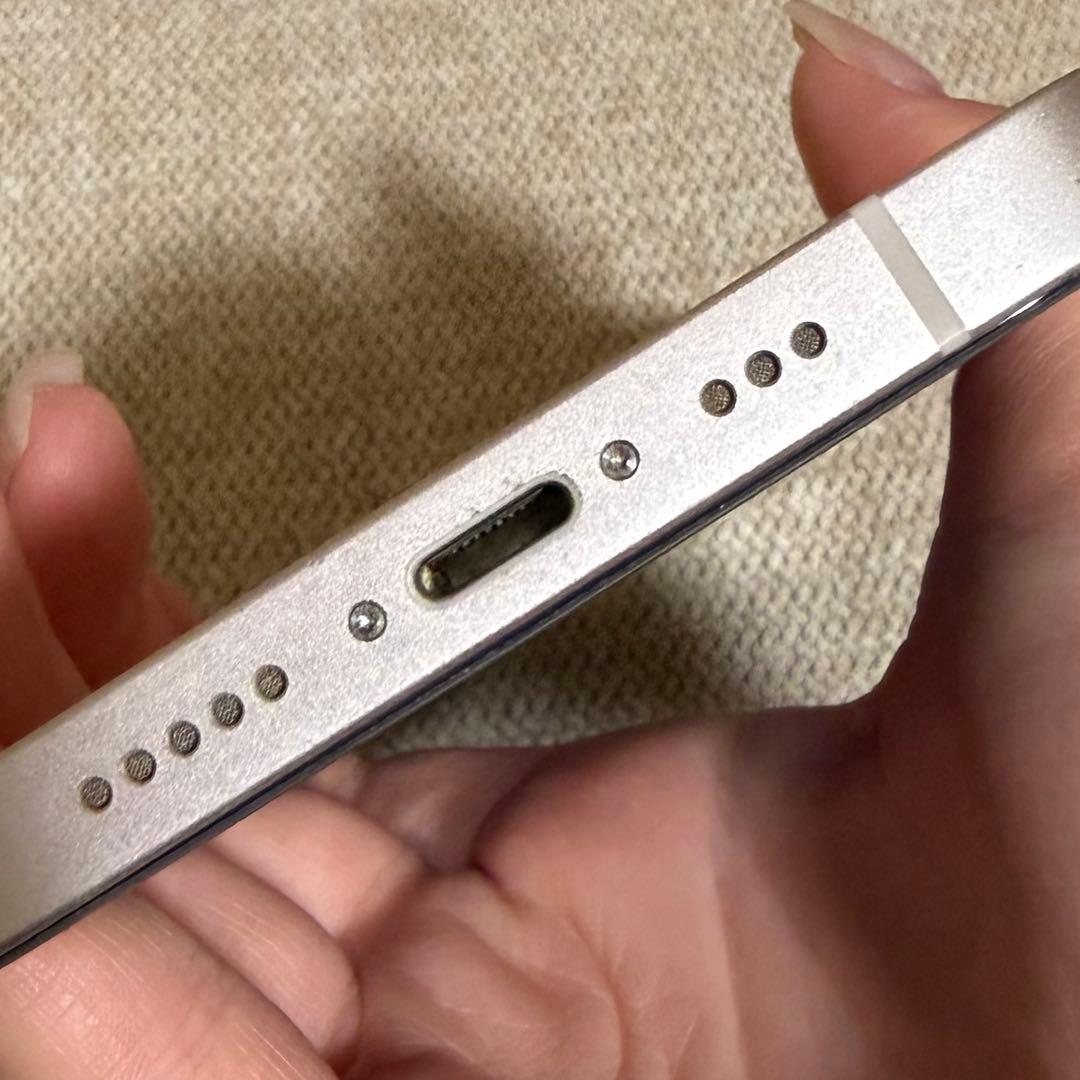 iPhone13 128GB ホワイト SIMフリー 画面無傷・ワイヤレス充電可