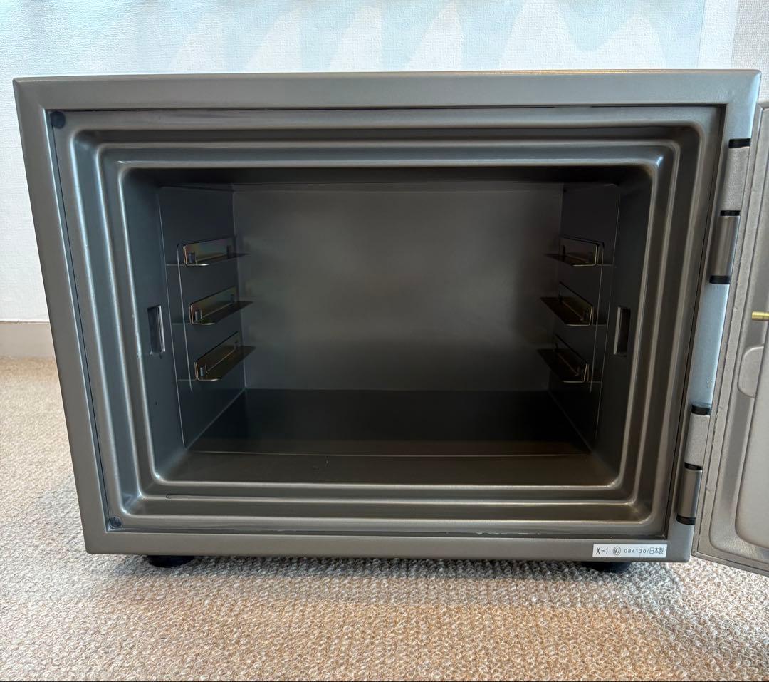 ⭐️金庫⭐️CROWNシルバー⭐️匿名配送・たのめる便で安心⭐️日本製⭐️お手入れ済み清潔