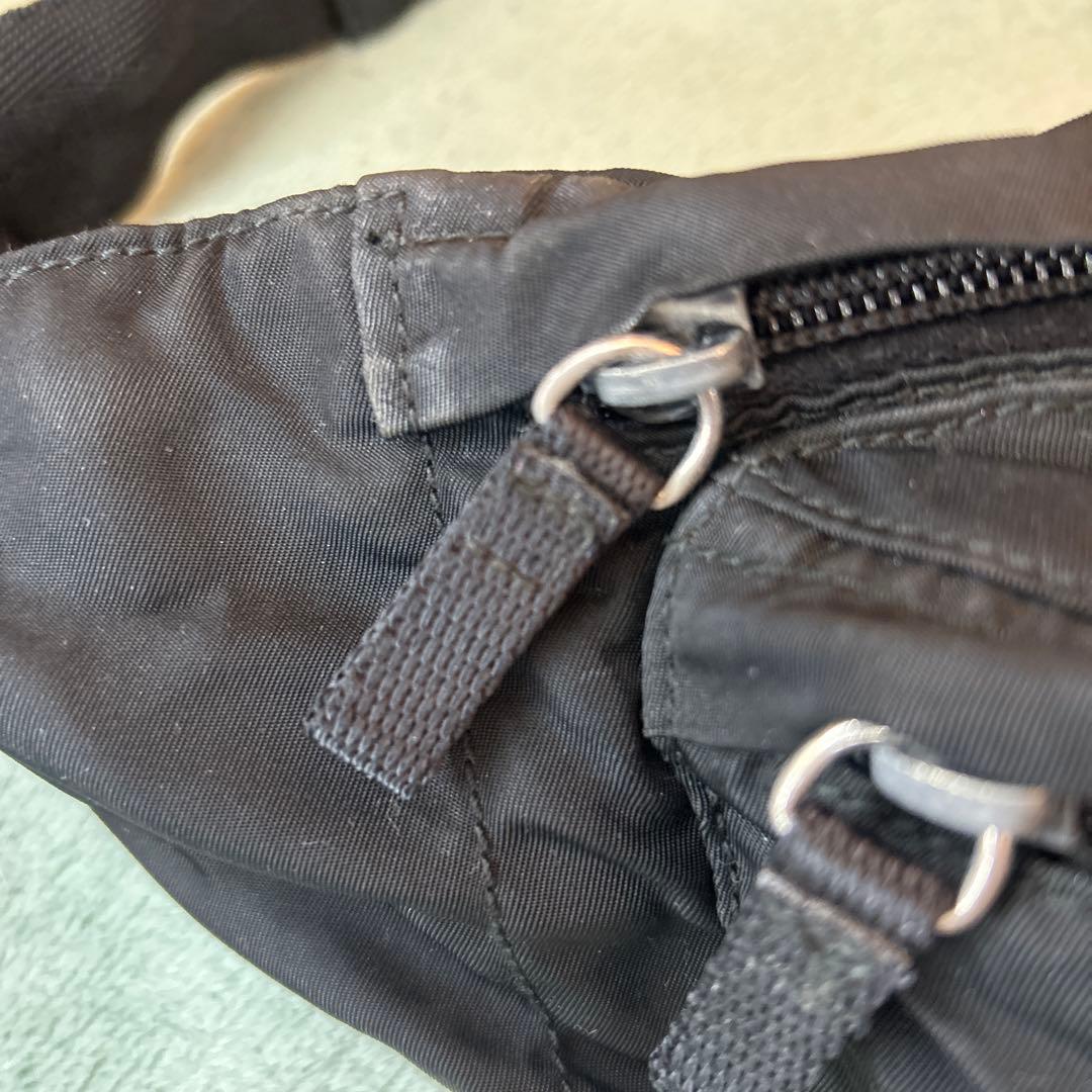 プラダ　ウエストポーチ　ウエストバッグ　黒　ナイロン