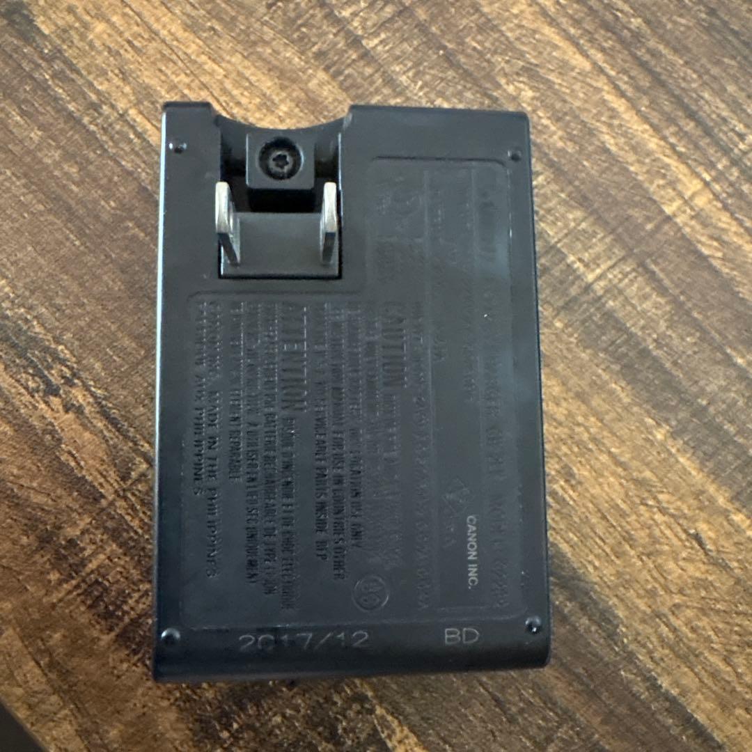 Canon IXY 160 デジタルカメラ 本体　チャージャー付　コンデジ