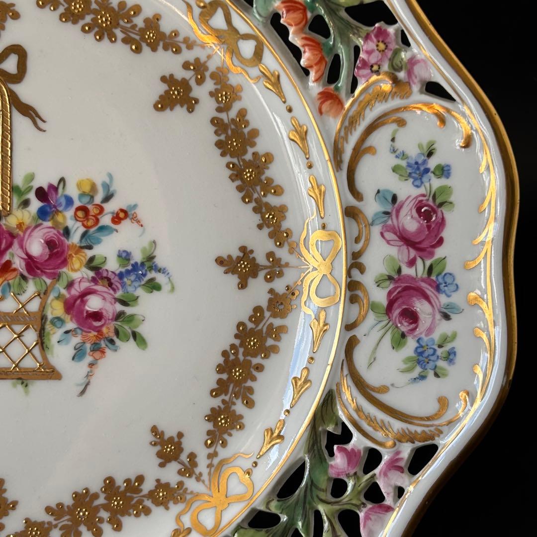 ドレスデン　カールティーメ工房　花かご　リボン　コンポート