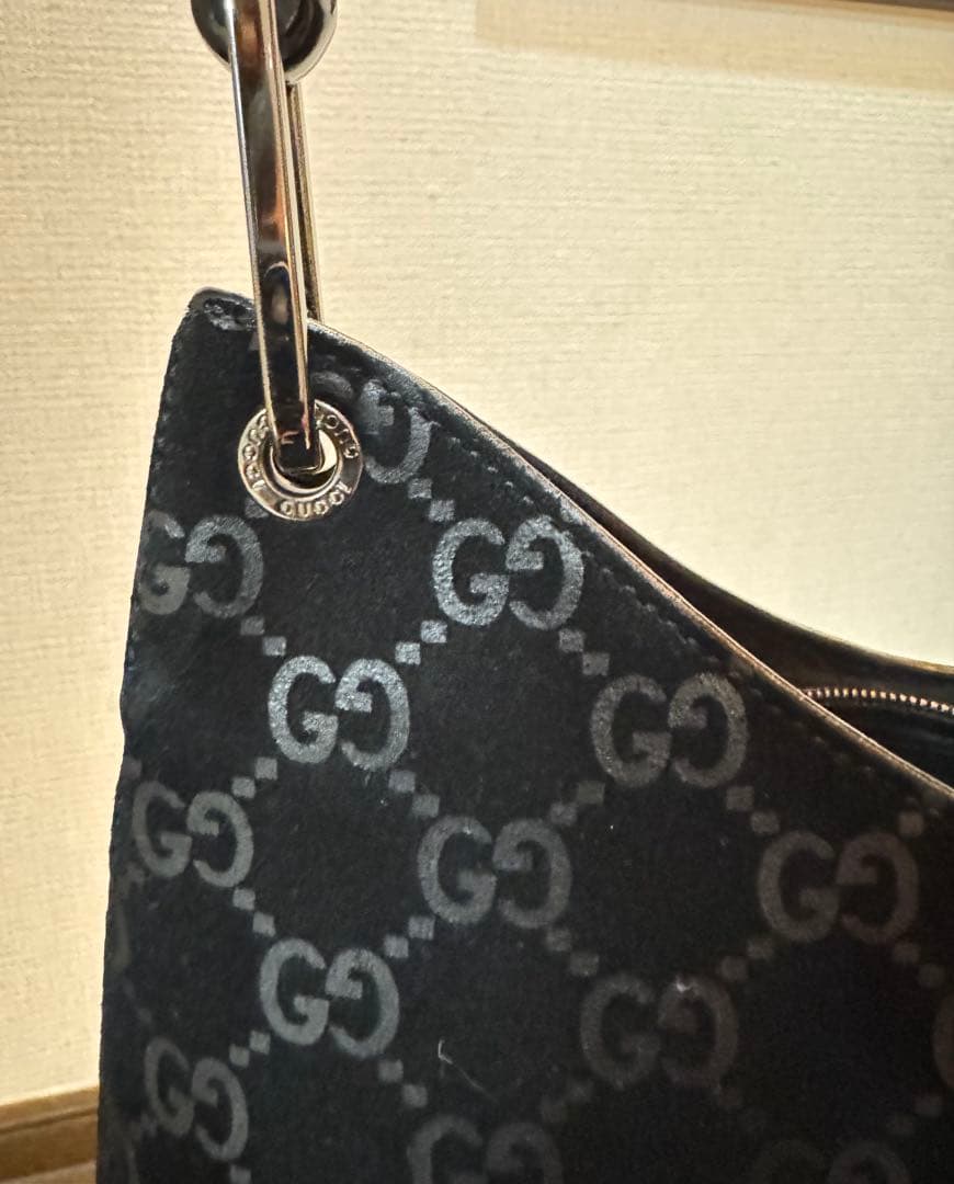 GUCCI ブラック スエード ショルダーバッグバンブー