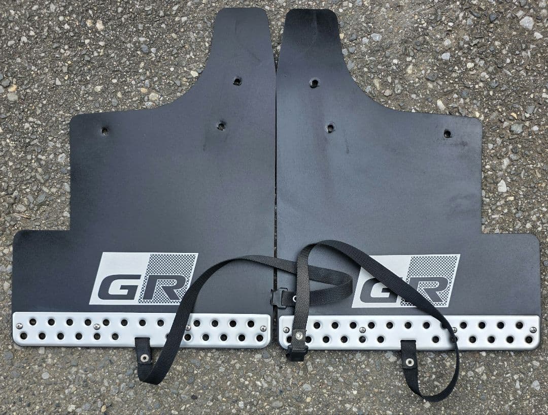 ハイラックスGR マッドフラップ