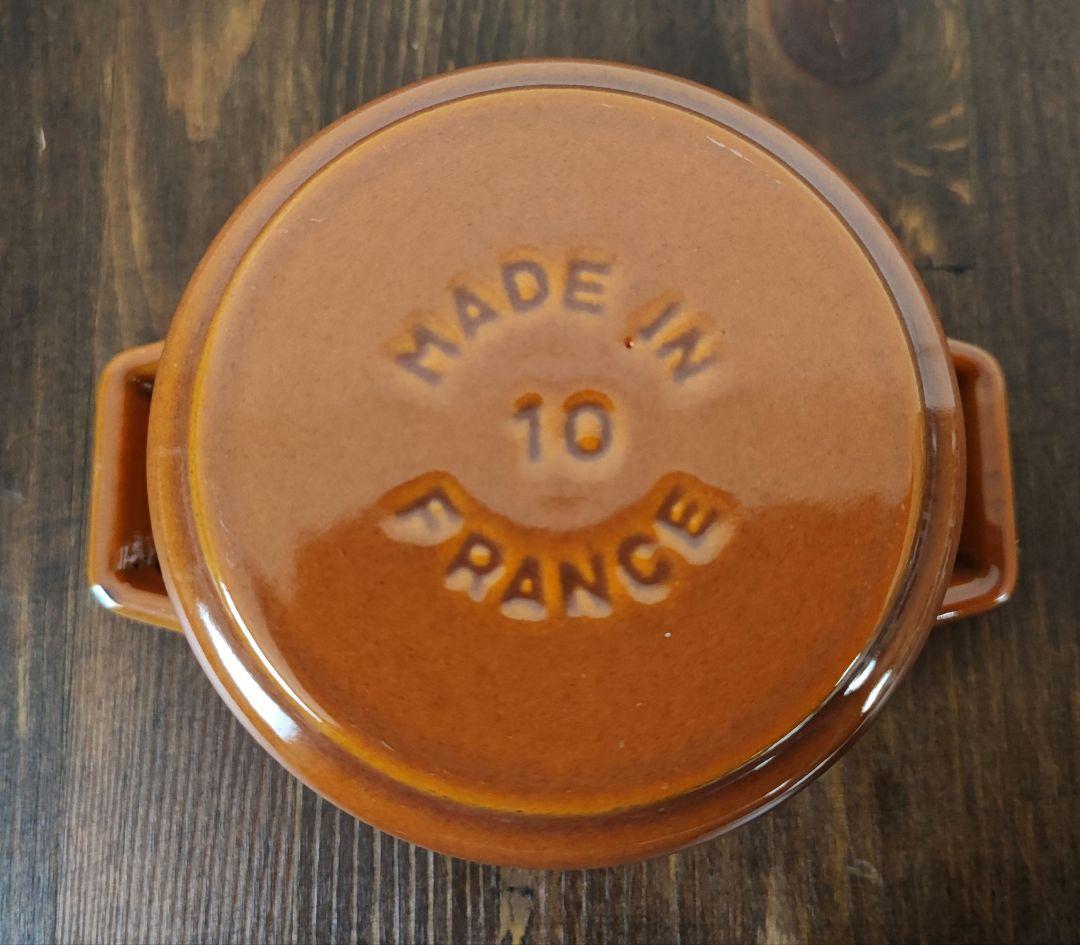 staub　ピコ ココットラウンド 10 シナモン