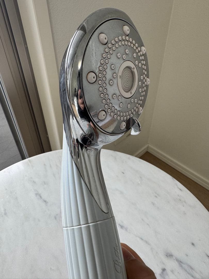 リファ　シャワーヘッド　ファインバブルピュア