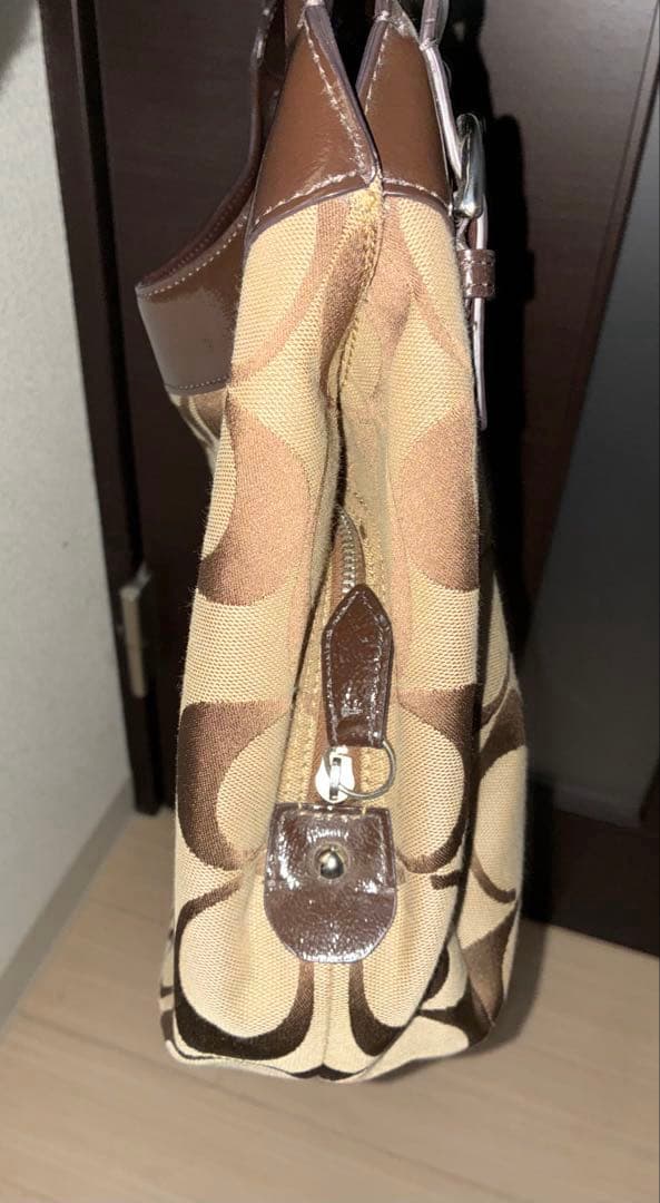 ひまわり❤︎プロフお読みください COACHロゴプリント ショルダーバッグ