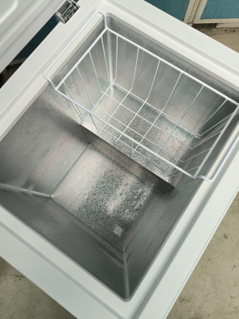 2024年製美品　MAXZEN 上開き小型冷凍庫 家庭用 66L ストッカー