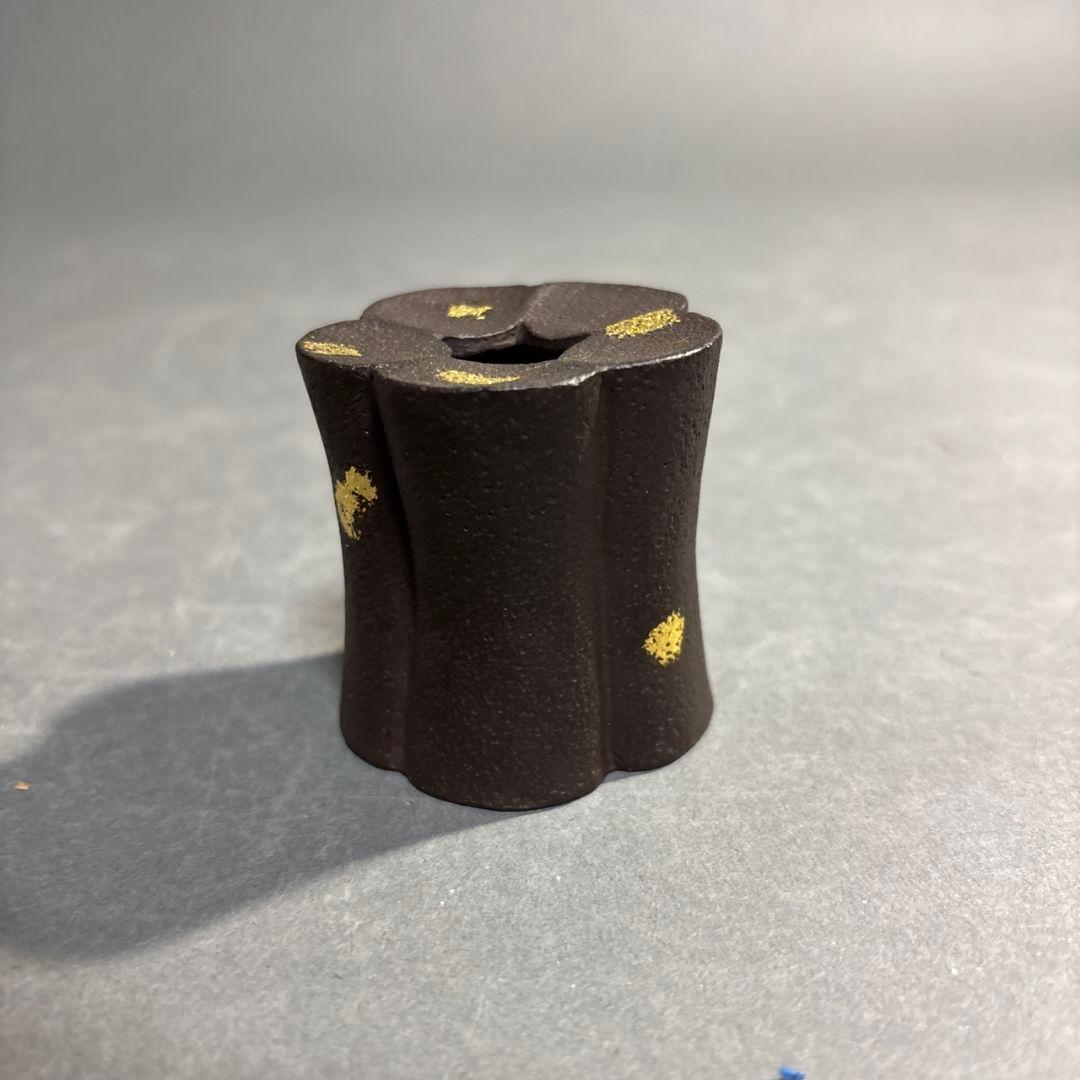 茶道具　十四代　宮崎寒雉　鉄塗金　此花　蓋置　共箱