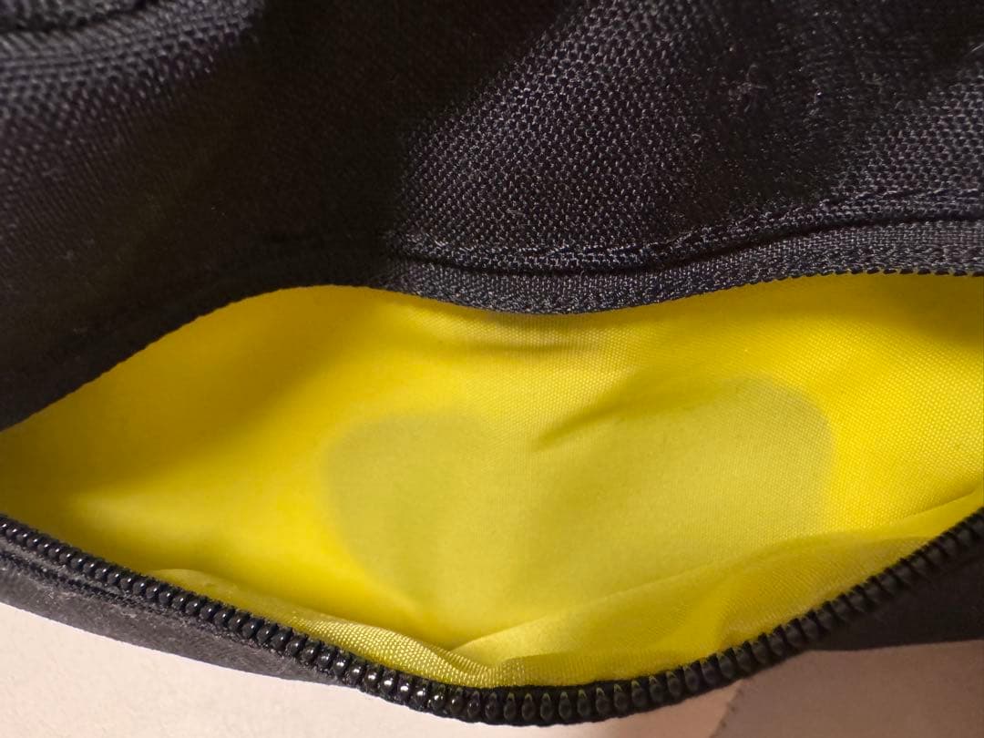 m*0様 Hugoo 抱っこ紐 黒 収納袋付き