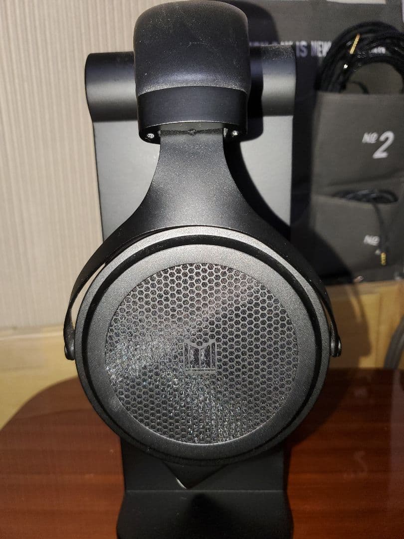 Monolith M1570　平面駆動ヘッドホン　バランスケーブル2種付き ド