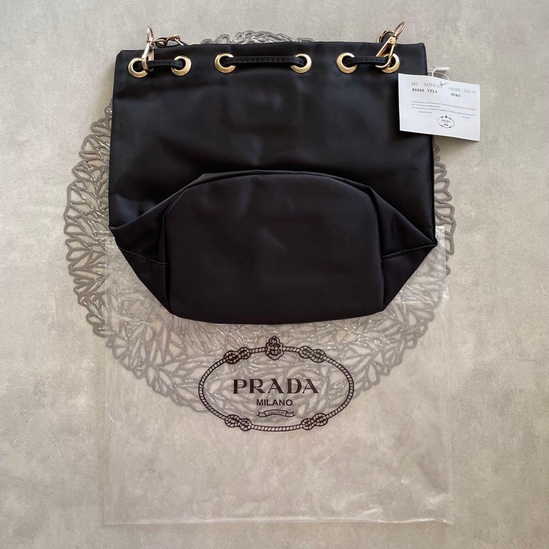 PRADA プラダ 巾着ショルダー 黒。