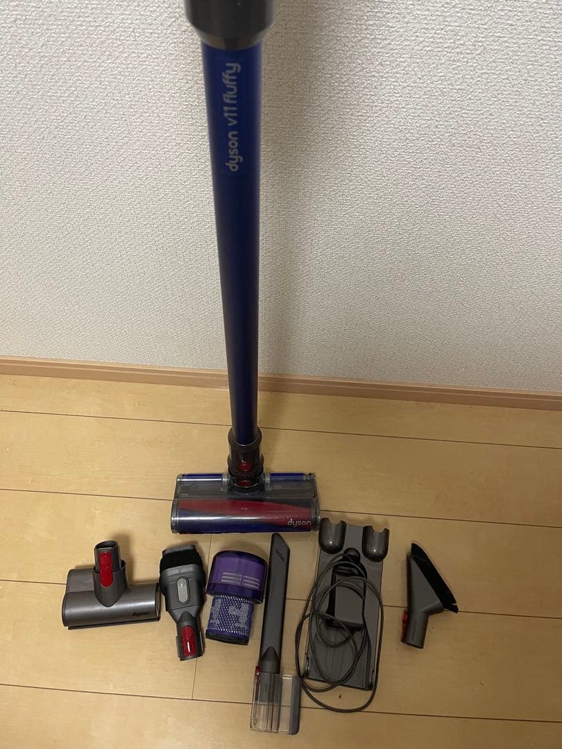 ち*び様 【美品】Dyson コードレスクリーナー V11 + sv15
