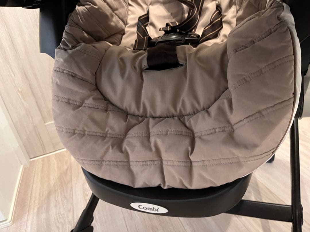 Combi コンビ ネムリラAT 新生児 自動 ハイローチェア　値引対応