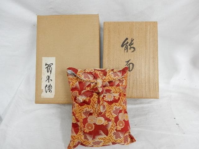 能面 伝統的な木製お面 新潟 二代 亜美作