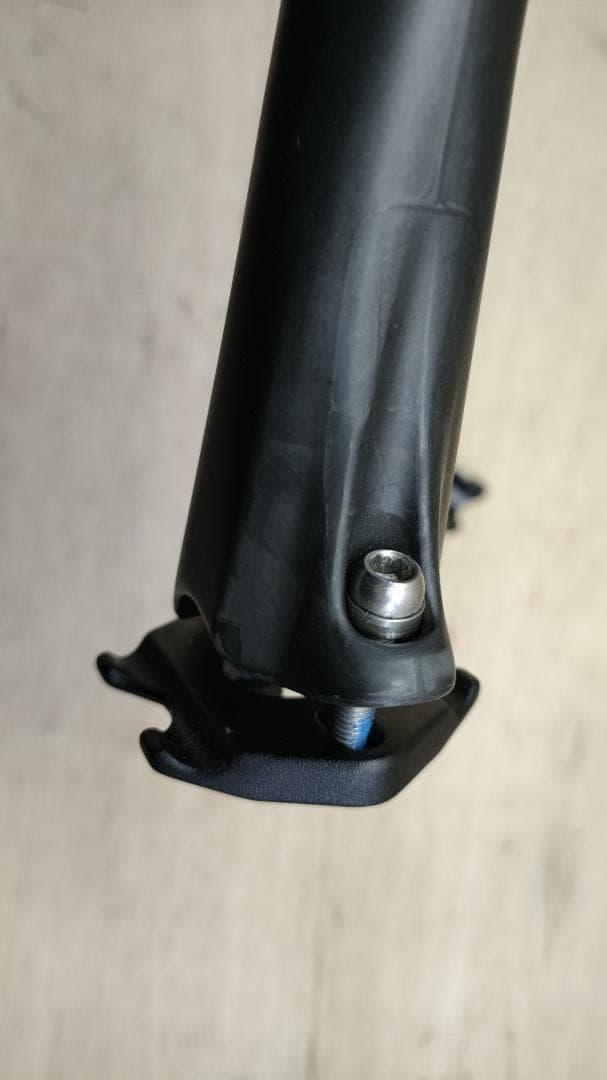 ■カーボンシートポスト　φ27.2■RE8　アルテグラグレード■