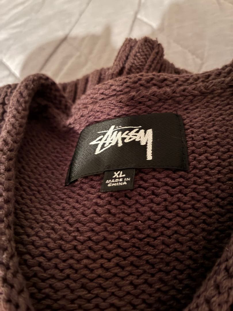 トップス Brown Embroidered V-Neck Logo Pull