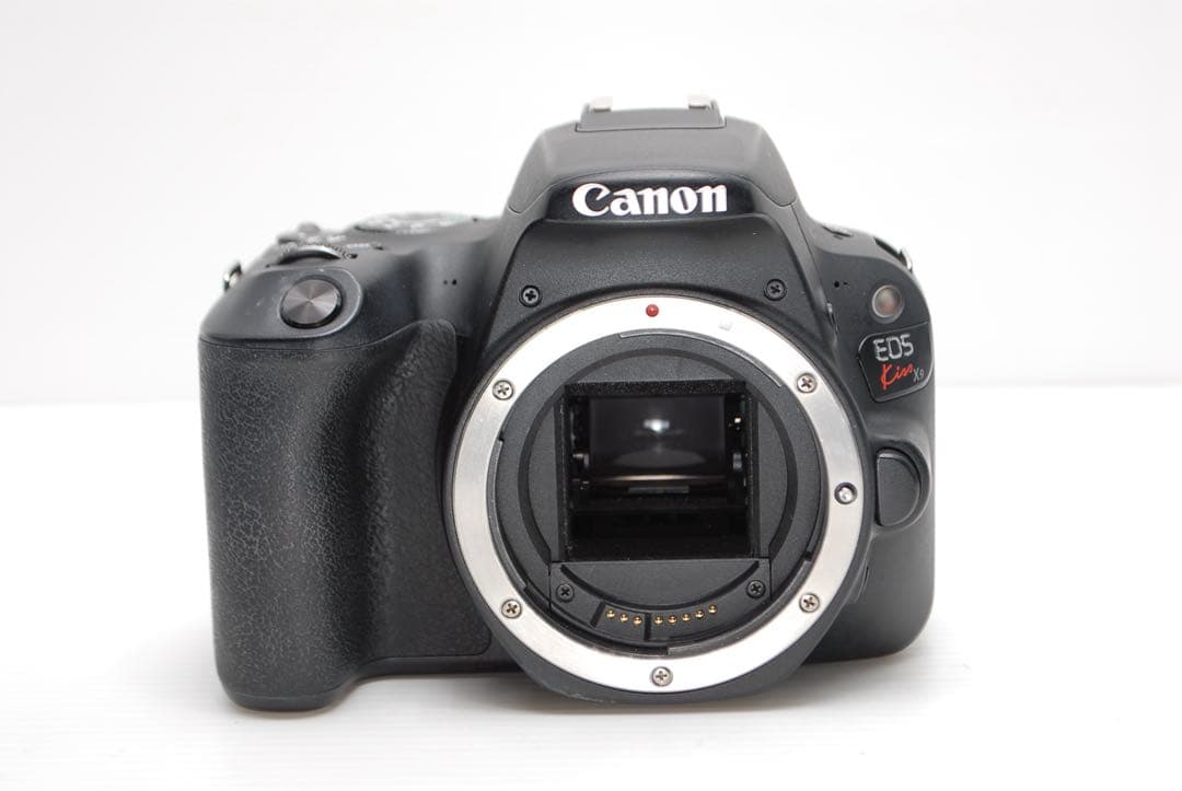 ✨手ぶれ補正付きで初心者安心✨Canon kiss X9 軽量モデル 美品