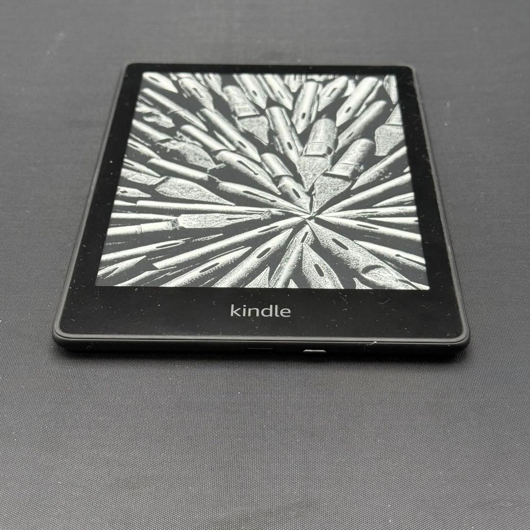 Kindle Paperwhite 第11世代 8GB 広告なし　本体のみ