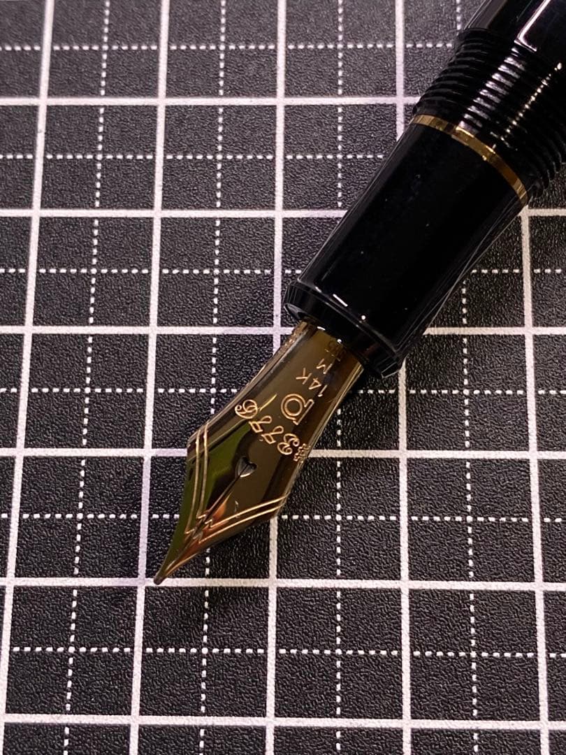 PLATINUM CENTURY #3776 廻り止め　招き猫　万年筆　字幅M