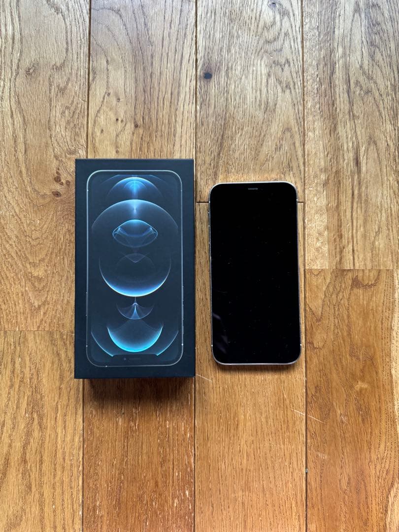 iPhone 12 Pro シルバー256GB SIMフリー