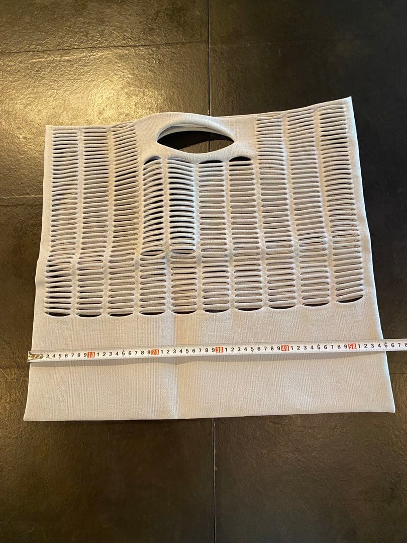 【GOOD GOODS ISSEY MIYAKE／MOKKO】 「ライトグレー」