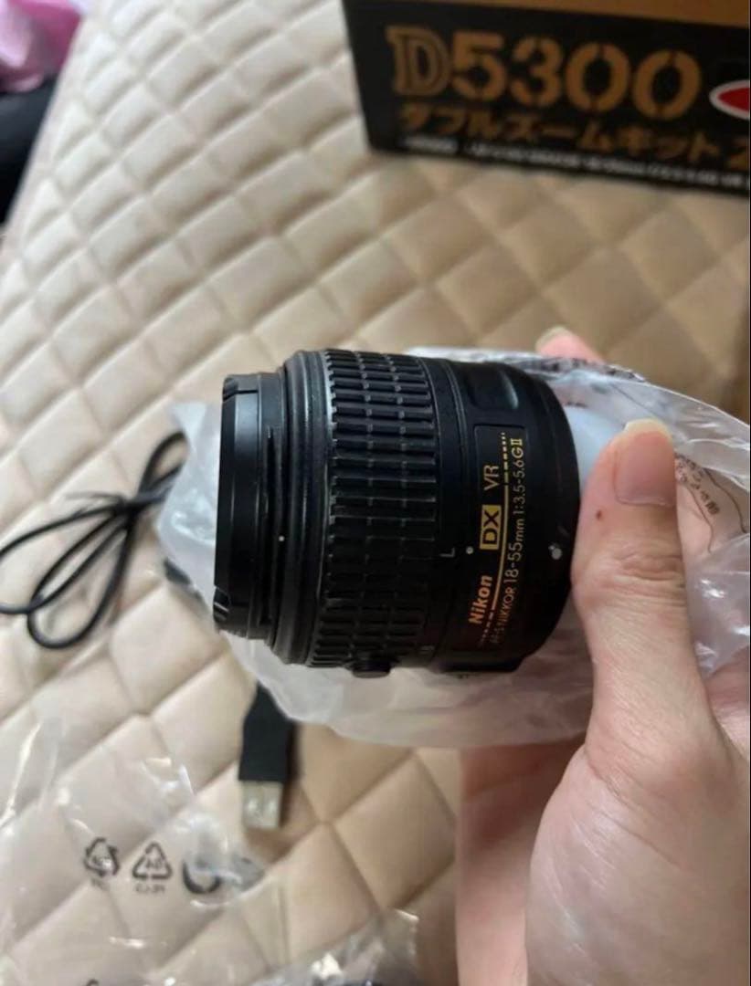 R*S様 Nikon D5300 レッド レンズ付き
