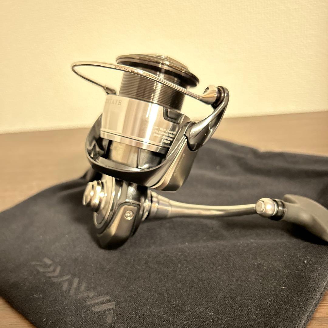 美品 24セルテート LT3000-CH ダイワ　スピニングリール