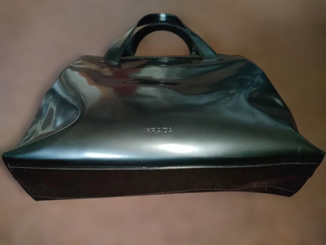 [美品] PRADA エナメル　ビンテージハンドバッグ　ブラック　ロゴ型押し