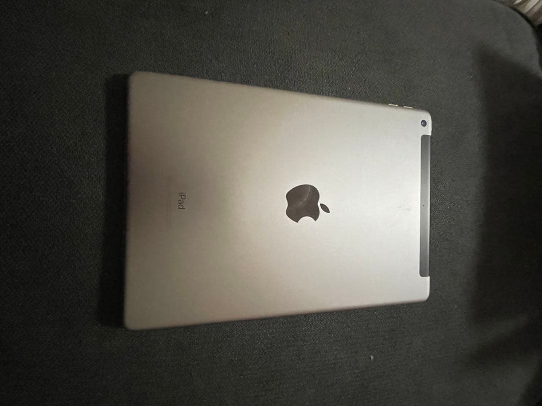 J*e様 ipad 6世代　32GB セルラーモデル　美品　完動品