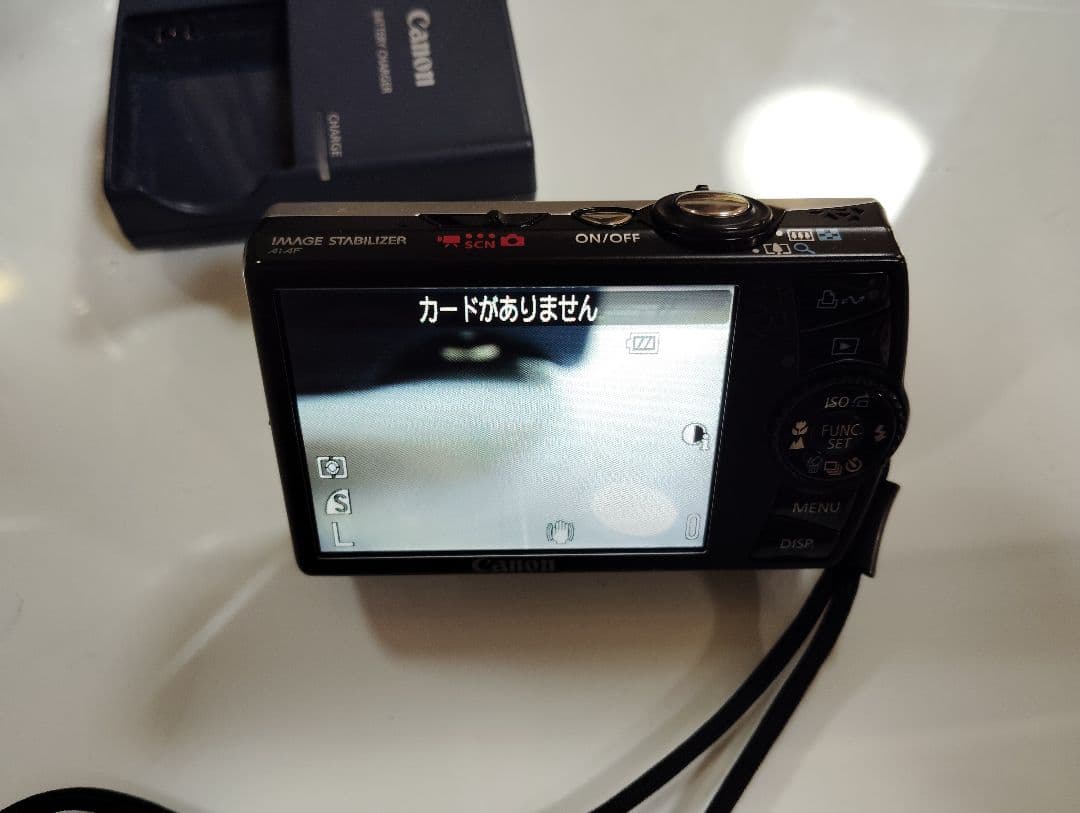 canon ixy digital 920 is　シルバー