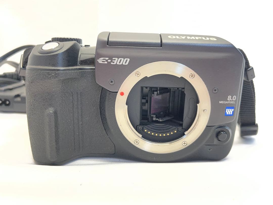 オリンパス　E-300 デジタル一眼レフ