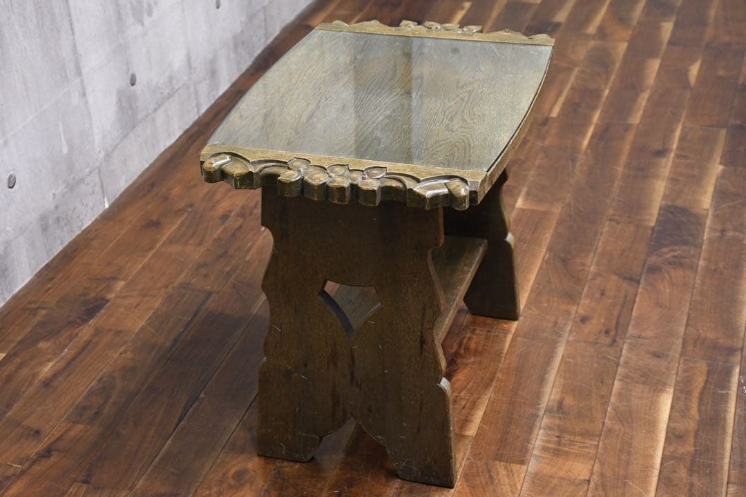 EIK67 神戸洋家具 伊藤家具 サイドテーブル オーク材 彫刻装飾 コーヒー