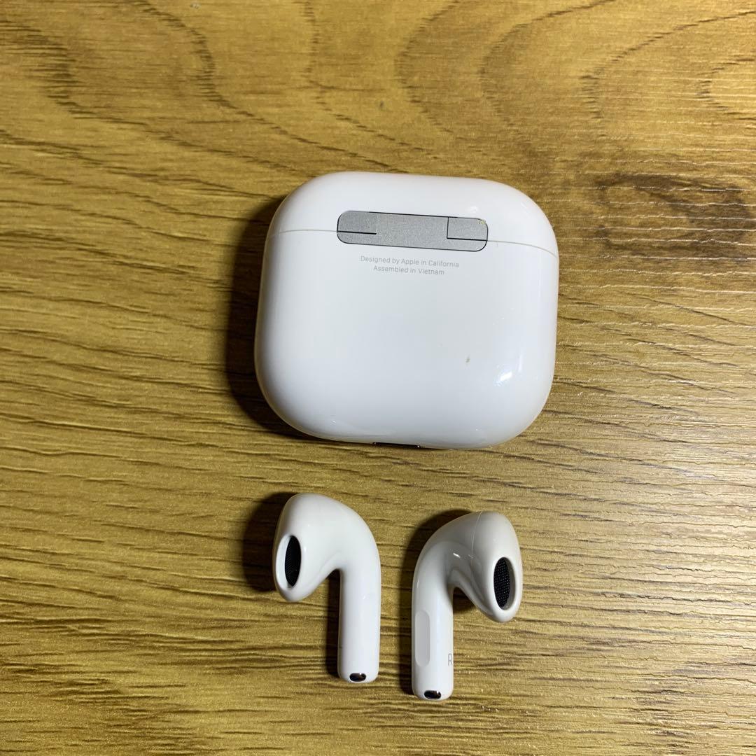 Apple AirPods 第4世代　ANCノイズキャンセリング付き