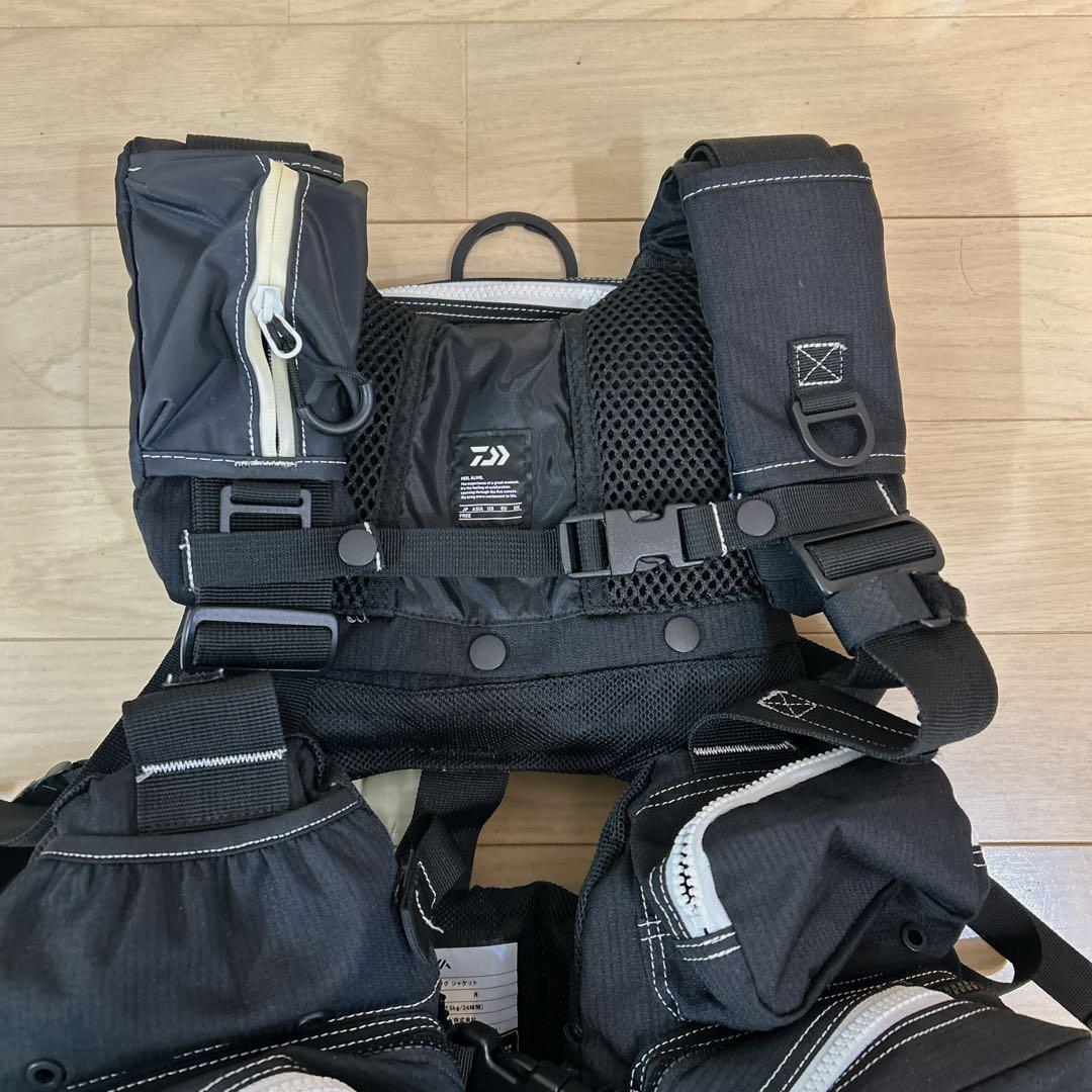 【美品】ダイワ ベンチクールゲームベストIV DF-6109 ライフジャケット