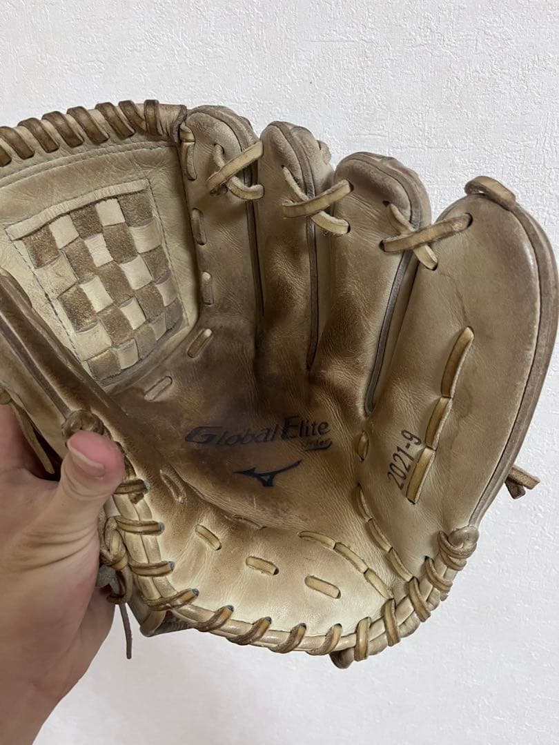 ミズノダイバーシティブルー硬式投手用グラブ