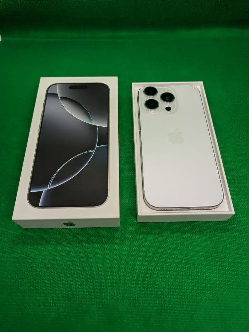 【極美品】iPhone 16 Pro / SIMフリー / 新品フィルム付き